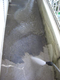 バルコニー床の高圧洗浄
