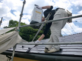 危険が伴う屋根塗装工事