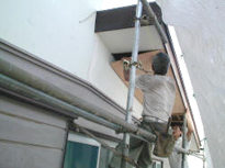 軒天井の交換修理作業